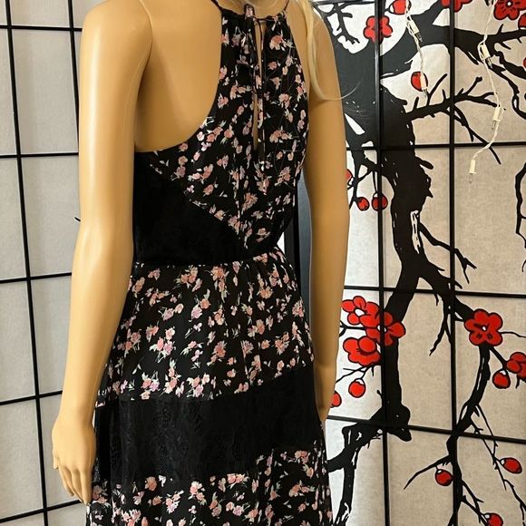 CANDIES Maxi Spaghetti Strap Dress. Floral and Lace Design. Size Med. in EUC. - Picture 7 of 10